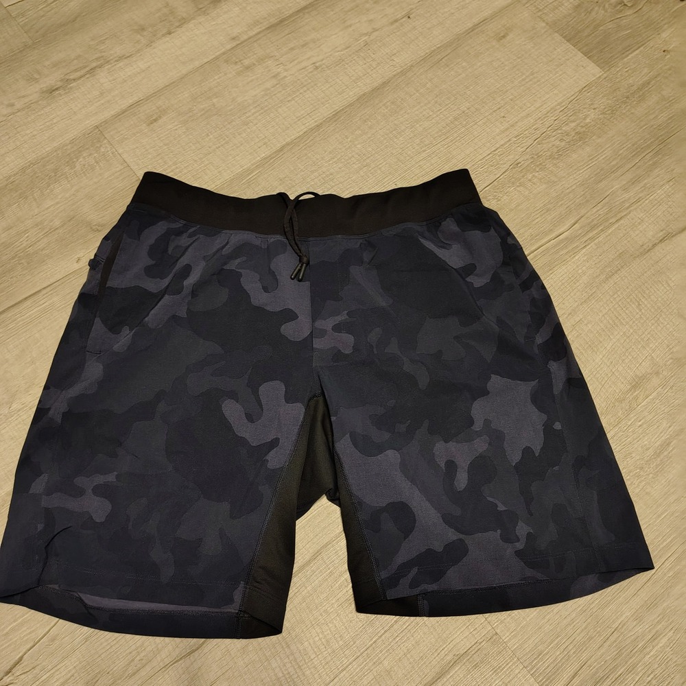 Lululemon Mens XL Camo Athletic Shorts Navy Black Training Gym Running